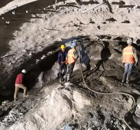 宜丰隧道拱顶带模注浆料，微膨胀注浆料的特点及施工工艺